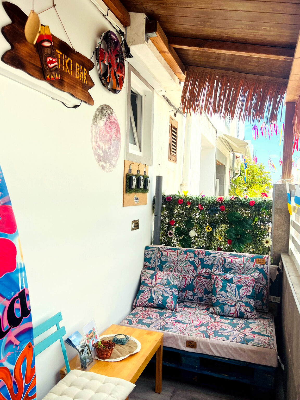 Casa Ohana - entrance and exterior