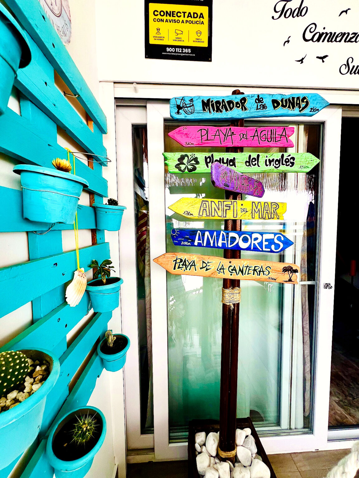 Casa Ohana - entrance and exterior
